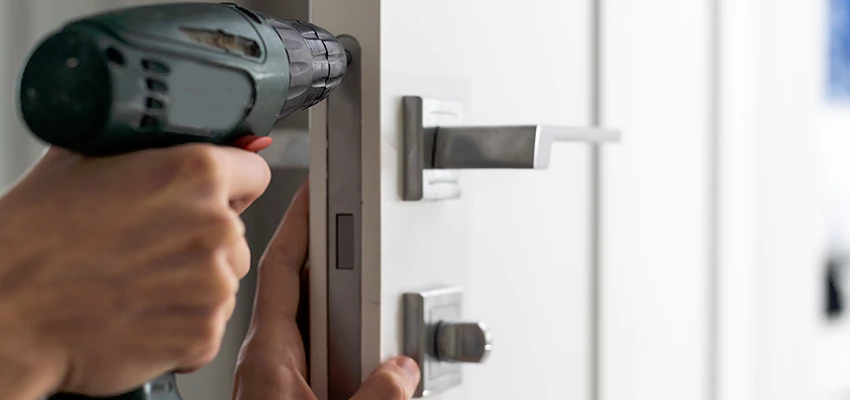 Locksmith For Lock Replacement Near Me in The Villages, FL